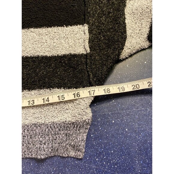 Free People Sz XS Crop Colorblock Sweater Wide Neck Gray Black White Reverse Hem - Picture 8 of 9
